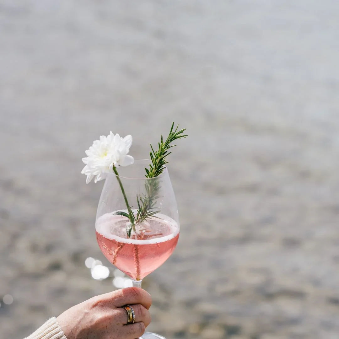 
                  
                    L'APERITIVO | Alcohol-Free Spritz Alternative │ Swiss Botanical Elegance - Bel Nada 
                  
                
